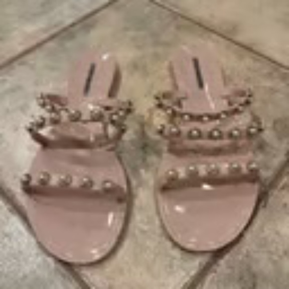 NWOB STEVE MADDEN Pearl Embellishment Flat Sandal Sz 8 - Picture 1 of 6